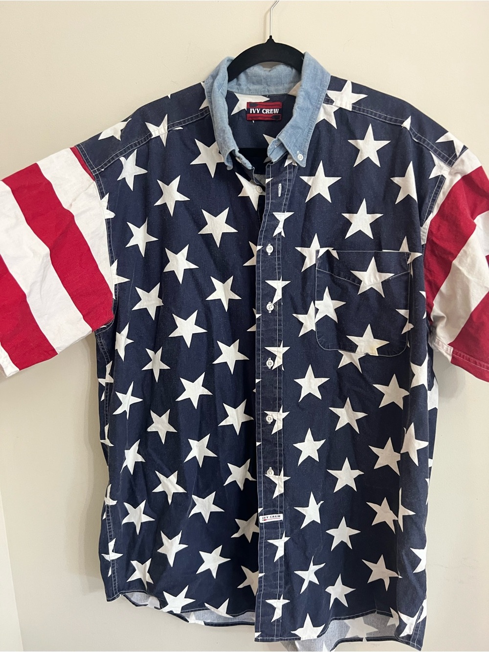 Men’s Navy Star Print Short-Sleeve Shirt with Red Stripe Sleeves